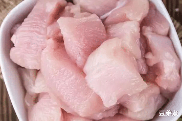 鸡胸肉|三伏天,大鱼大肉不如它,上锅一蒸,软糯入味,三天两头吃一次