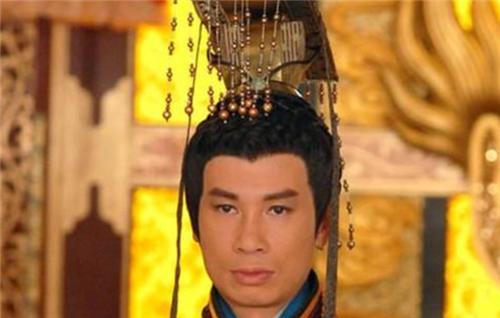 考古|皇子装疯37年，被太监当傀儡推上帝位，上位第一道圣旨让太监傻眼