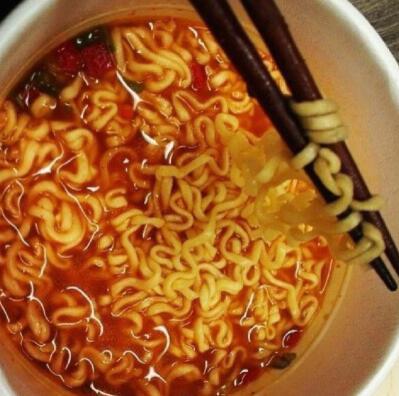 泡面|长肉“飞快”的4种主食，泡面不算啥，第3种才是“肥胖催化剂”