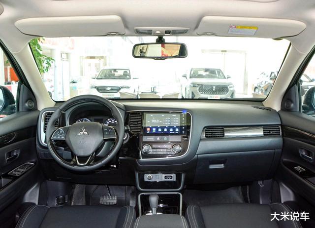 三菱欧蓝德|真正日系实力7座SUV，仅售15万，四轮独悬，销量大涨84960辆
