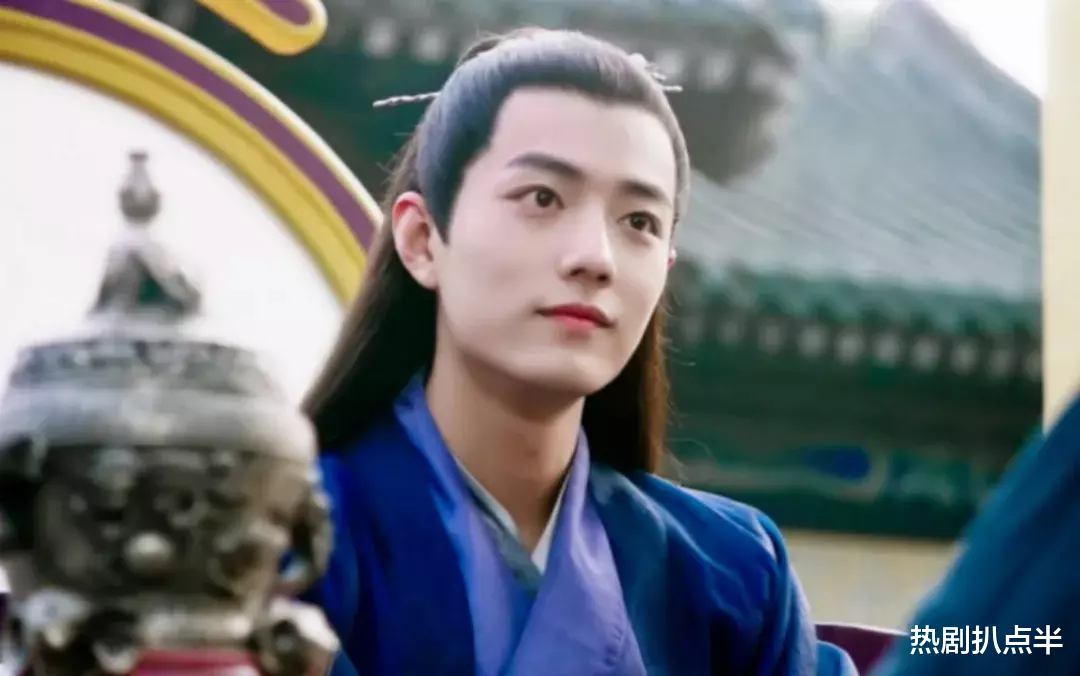 【肖战】他出道人气碾压肖战，靠面瘫脸连演3个男主，首部电影突破16亿