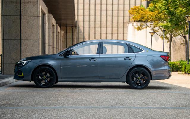 日产轩逸|买紧凑型车还老盯着轩逸、卡罗拉？换个角度看，这4款也很不错！