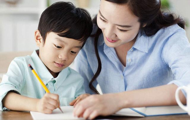 ：14年前那个故意交白卷，写8000字反对高考的女孩，现如今过得怎样