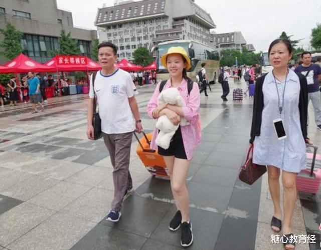 大学|考生考入民办二本大学,一年学费2.8万,开学没几天就想退学