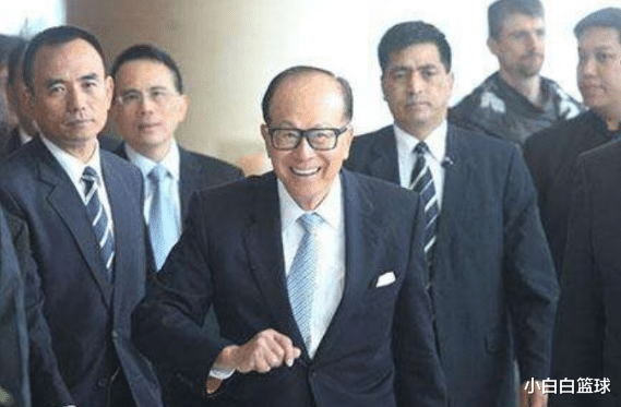 李嘉诚|李嘉诚每年安保费用10个亿，每人年薪百万，但是有很多保镖都不想干了