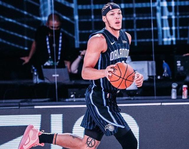 快船队|小卡9分,乔威40+8,快船复赛首战轻取魔术,新援首秀表现抢眼