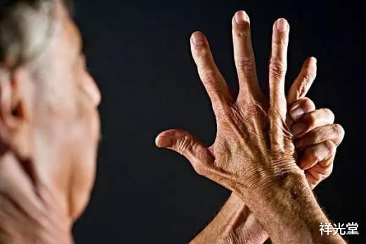 西红柿@尿酸高的人，坚持做3事，多喝2种水，远离1种坏习惯，痛风不扰