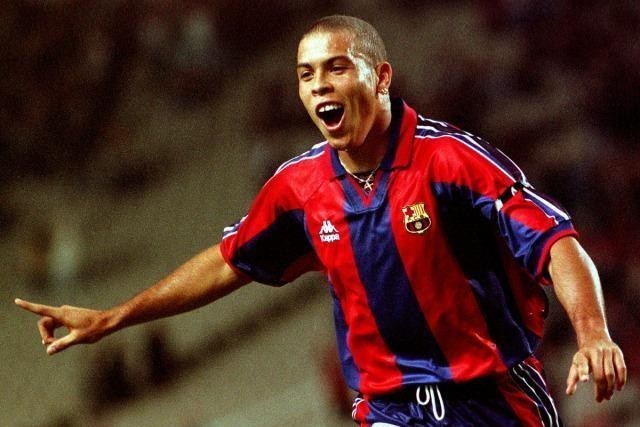 [巴塞罗那]20岁的世界足球先生，加盟巴萨赛季打进47球，为何只效力了一年？