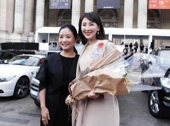 裸婚|19岁与男友私奔,住地下室裸婚连生三胎,今丈夫连拍7部剧来捧她