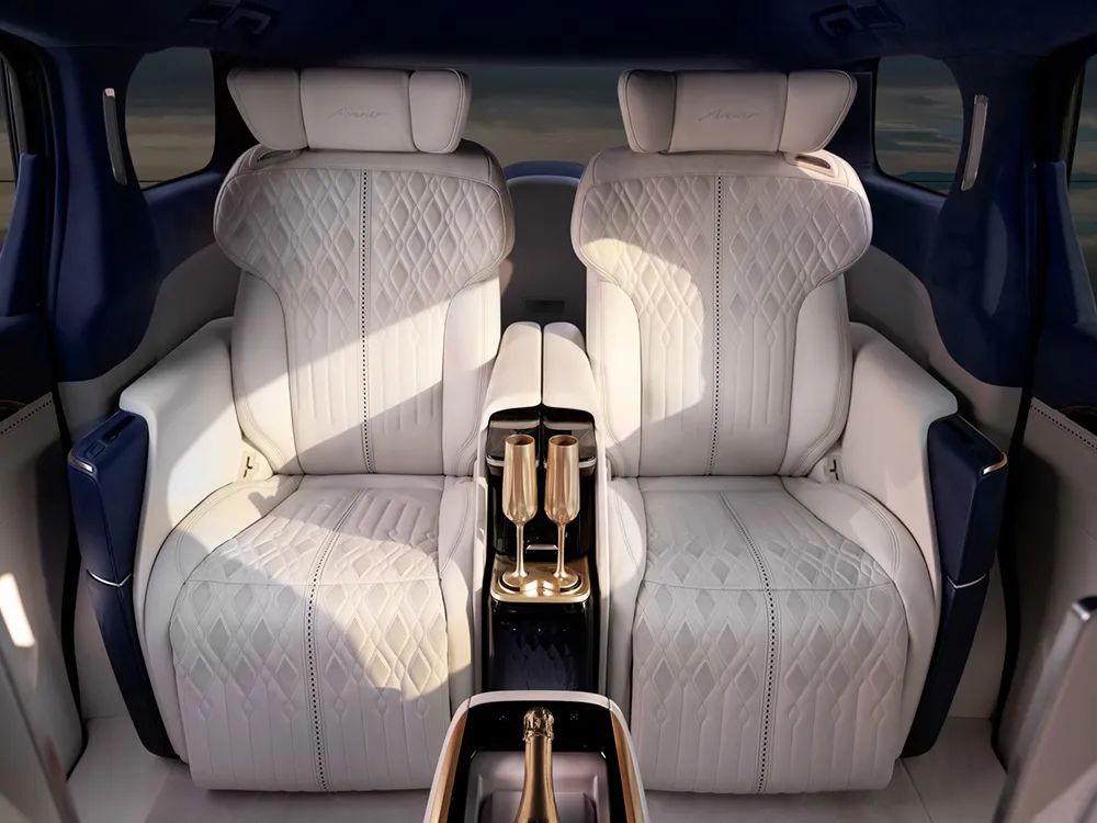 『别克GL8』何须加价买埃尔法、LM！合资MPV销量冠军GL8进化升级