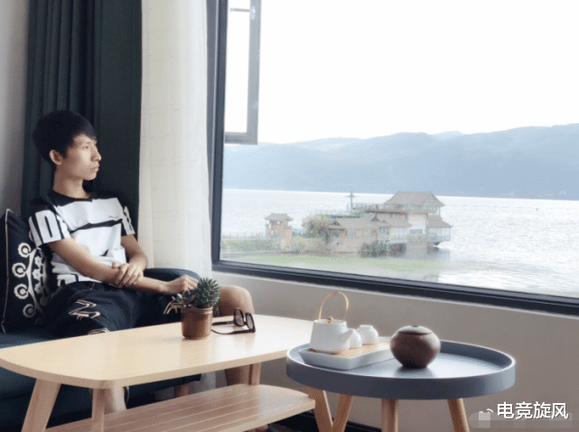 【张大仙】嗨氏住的酒店,梦泪住的酒店,张大仙住的酒店,看到房间,差距有点大