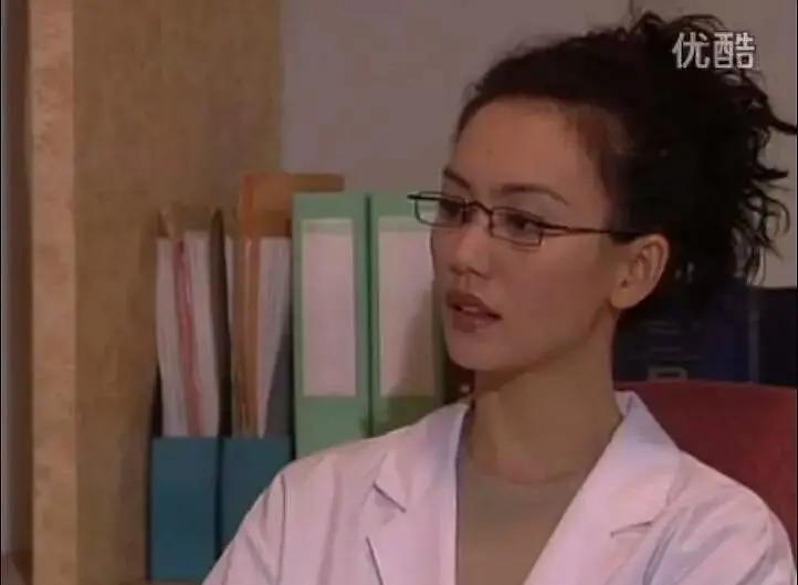 郭妃丽|当年同框吊打贾静雯的神颜美女，如今47岁赛18，仿佛吃防腐剂...