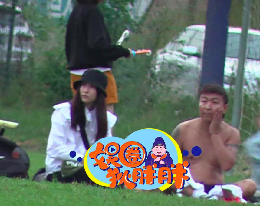 陈羽凡|一手好牌打得稀烂，陈羽凡现身球场，已变成肥胖油腻大叔