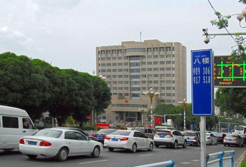 『』活了20年，才知道刀郎歌词里“八楼二路汽车”是什么意思，还真有