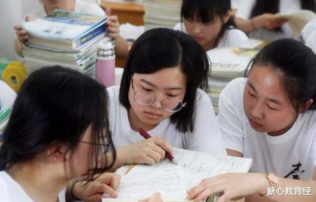 填报志愿|这名高考生的滑档令人嘘唏不已,本科分只能读专科,网友:太虐心