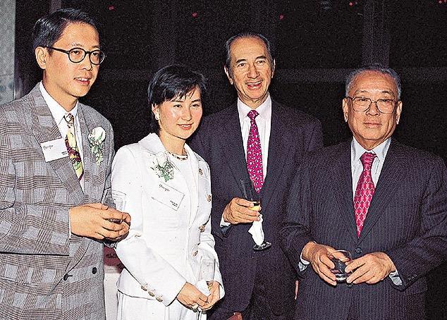 「许晋亨」为啥许晋亨和何超琼再离婚之后，选择李嘉欣，而不是刘嘉玲？