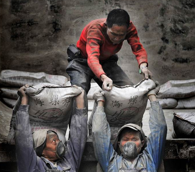 胃癌|42岁男子，胃癌离世，生前不近烟酒，医生怒斥：却把它当饭吃