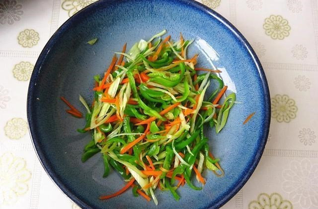 鸡胸肉|看姐姐晒瘦身晚餐,不炒不炖最健康,顶饱不长肉,网友:值得试试