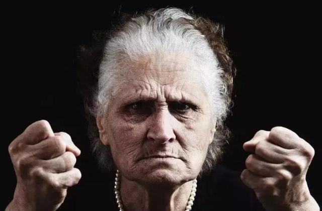 #肝脏#抽烟喝酒不是最伤肝的，伤肝最严重的是这件事，有些人每天都在做