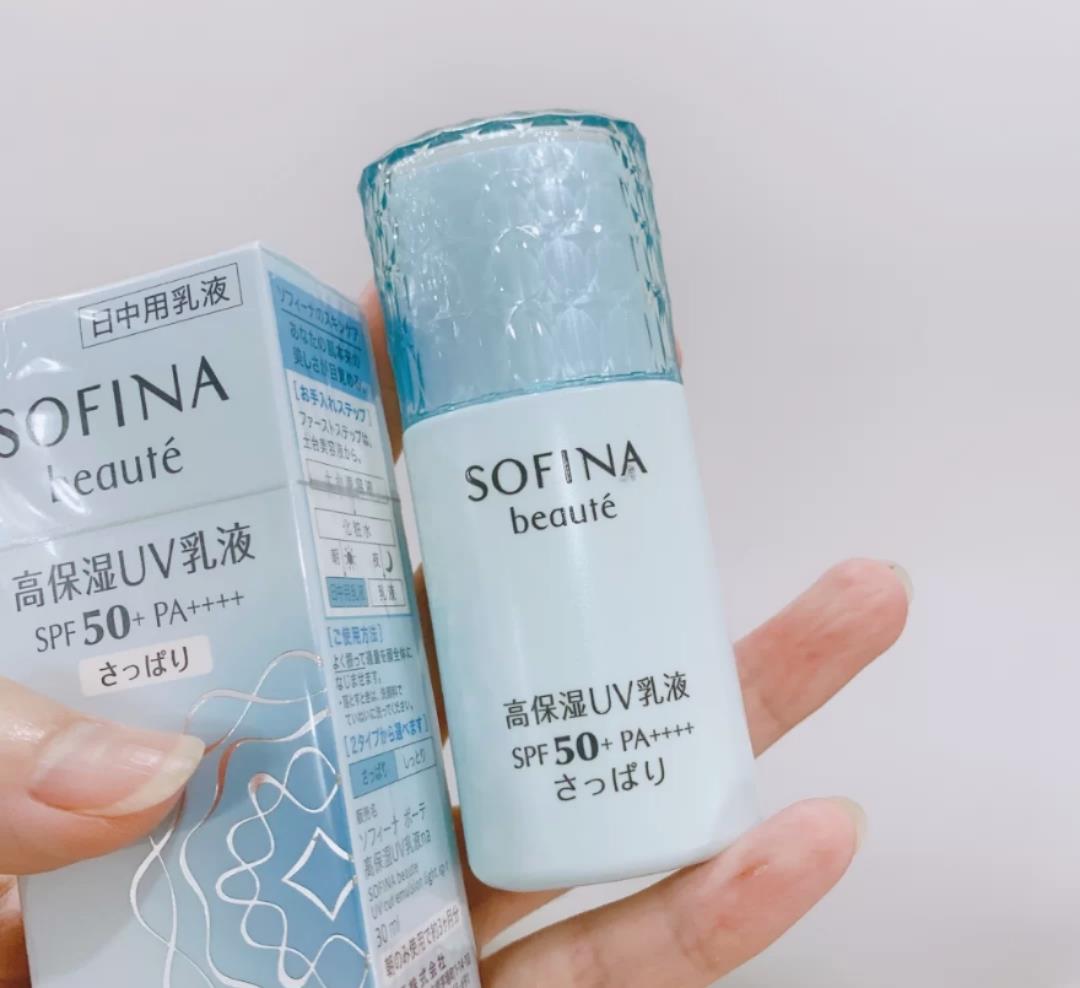 【防晒】2020年最受欢迎的防晒霜是这几款，安耐晒还不算最好用的，别选错