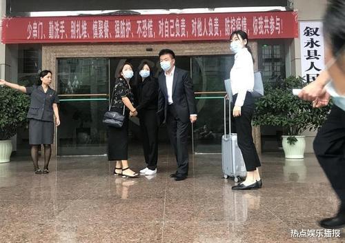 谭松韵|谭松韵庭审现场直播，几度情绪失控，对方吊儿郎当无所畏惧！