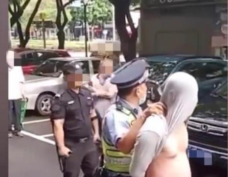 话晴空|男子当街持刀追女儿早恋男友！把男孩按倒在地，男子：离我女儿远点