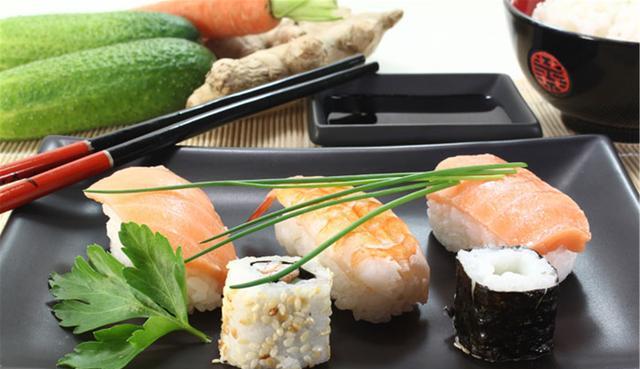 為什麼日本人吃飯不打包，這8個日本餐桌禮儀，你知道多少呢？-圖8