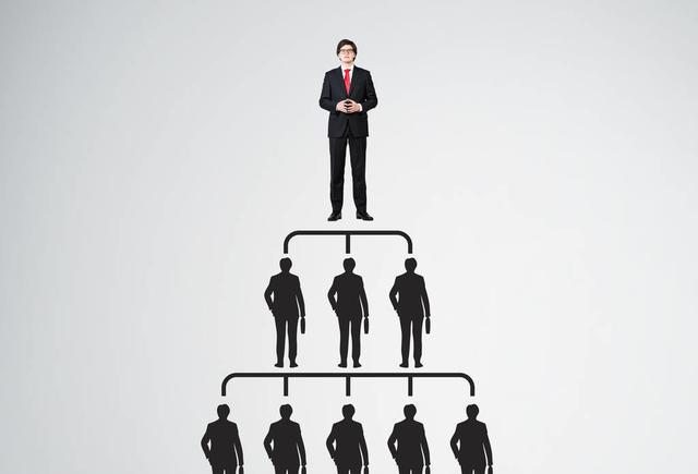 []大领导和顶头上司的命令不一致，该听谁的？用这个方法谁也不得罪