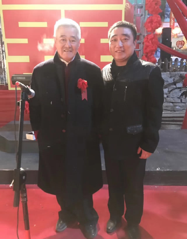 【心肌梗塞】《乡村爱情》38岁演员因心梗去世，同组演员证实，出殡场面曝光