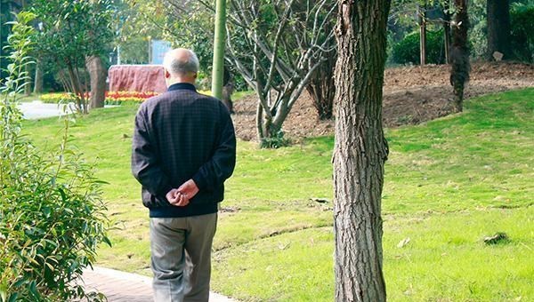 世界卫生组织|人活到多大年纪，就算老人了？世卫组织已给出标准，不服老也不行