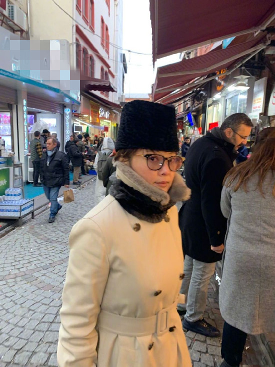 [袁立]袁立年轻时旧照曝光，端庄秀丽清纯甜美，满脸胶原蛋白