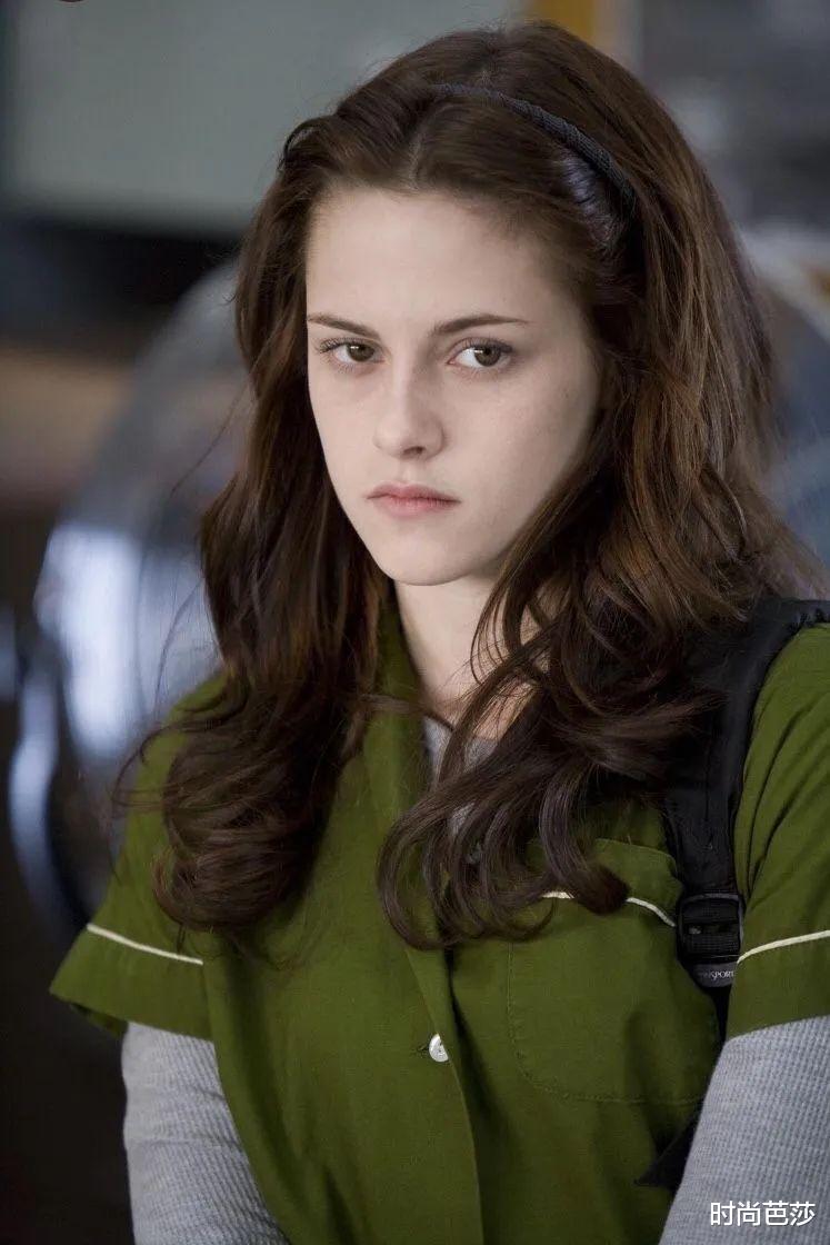 短发|短发平胸的刘雨昕代言内衣，不行？