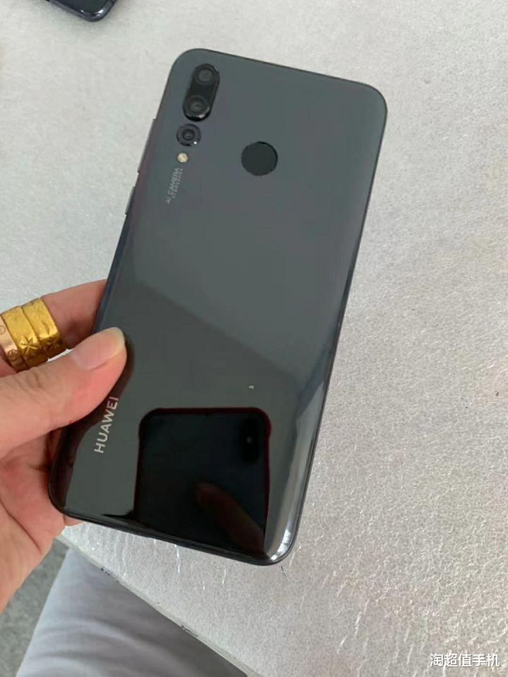 电池|二手机8+128G配置，一般需要多少钱？