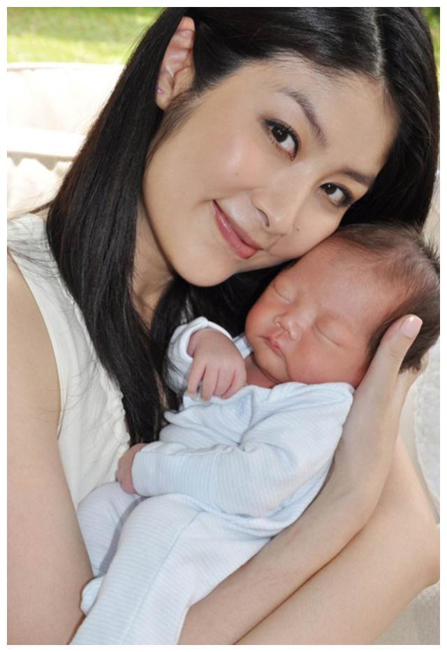 陈慧琳|她被称为中国“最有钱歌后”，赠儿子10亿财产，女儿成她一生的痛