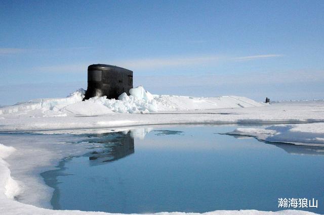 「核潜艇」核潜艇突破北极冰层上浮，有何实战意义？