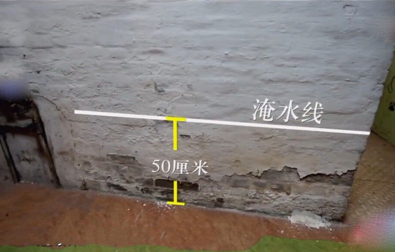 新婚小两口，400万买一栋“危房”，120年房龄如何住人？