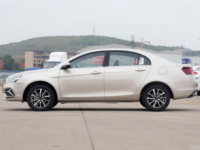 吉利帝豪|吉利帝豪“打骨折”，直接降3.2万！不到4万就提车，6月大卖2万多台