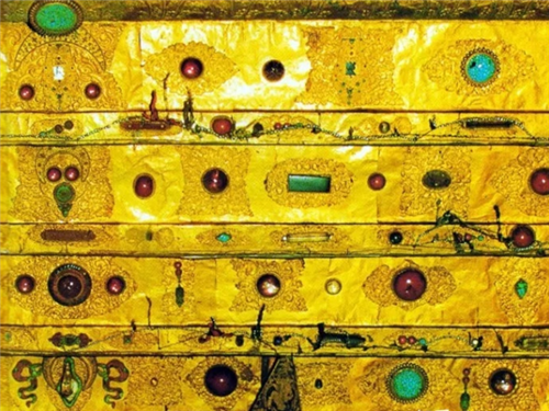 布达拉宫|人称“世上一半黄金在布达拉宫”,这个佛教圣地到底有多少黄金?