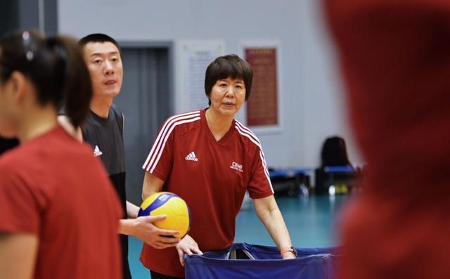 女排■女排老将年龄造假？央视采访集训日常泄露真相，为参加奥运拼了！