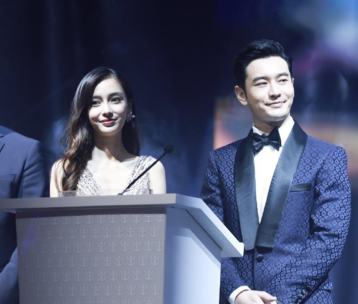 黄晓明▲还记得杨颖追黄晓明的第一条博文吗？真的是时过境迁啊