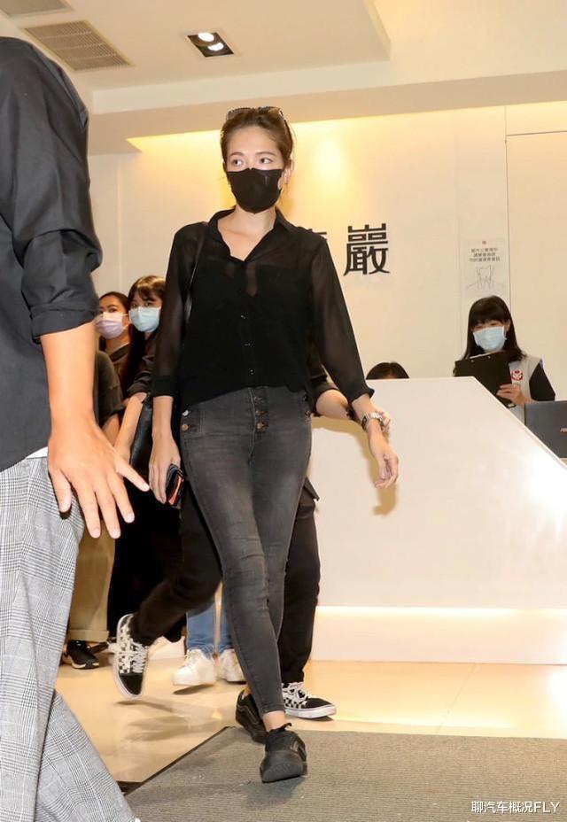 罗志祥|黄父拒绝罗志祥到灵堂，罗志祥故意晒深夜灵堂外祭拜照片引群嘲