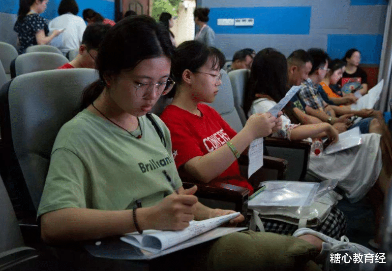 大学|根据高考成绩如何快速圈定志愿学校，知道这几点，志愿填报不用愁