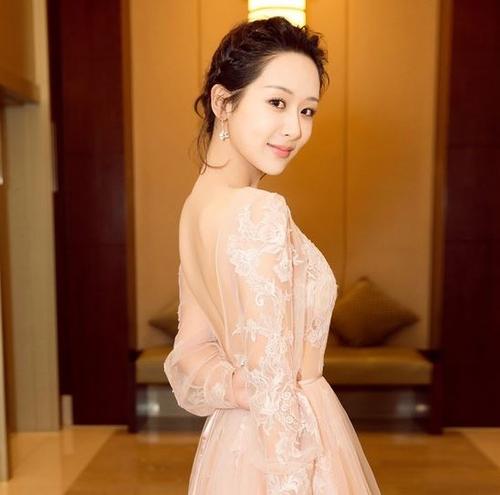 【杨紫】原来杨紫只是“艺名”, 当看到她的原名后，网友：爸妈咋想的？