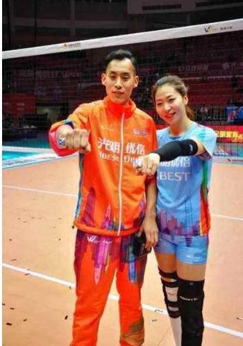杨珺菁|中国女排世界冠军大婚，排坛前暴力副攻和完美丈夫，郎平昔日大将