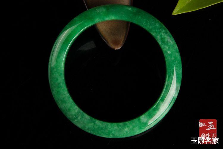 古钱币|豆青翡翠价格是多少？豆青翡翠价格介绍