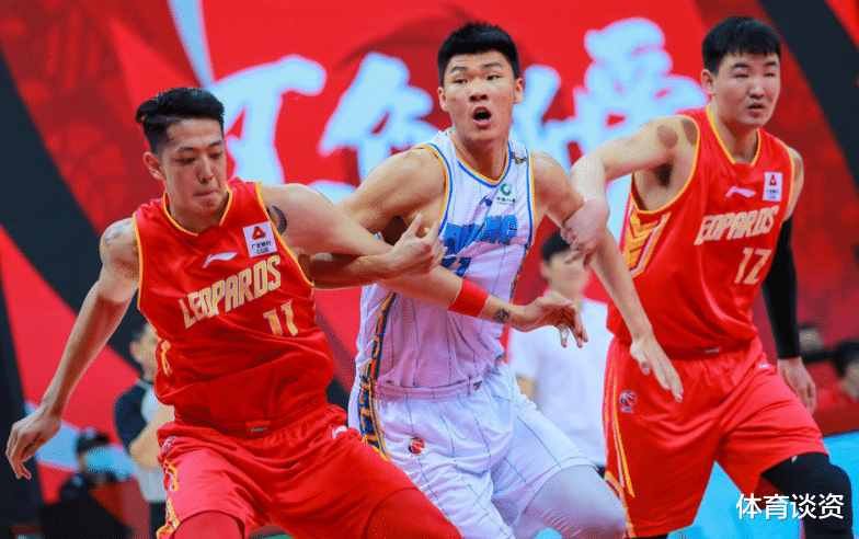 |半场25分+34分！这便是CBA真实水平，外援成遮丑布，球迷：这是村赛吧