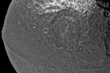 科学家|土卫八是被遗弃的飞船?科学家发现表面“焊痕”,这该如何解释?