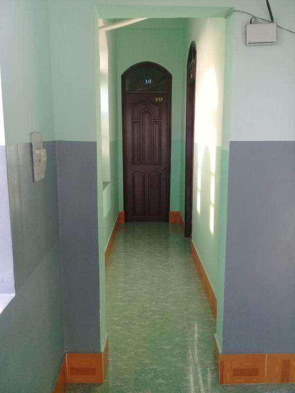 「合肥」情侣到宾馆不久男子突然离开，服务员进房发现女孩坐在马桶上身亡