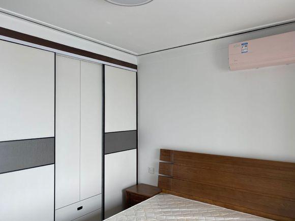 装修了8个月终于毕业了，硬装11万搞定，质量还行，就是太拖拉了