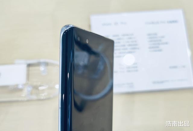 华为Mate40Pro|去实体店体验华为Mate 40 Pro后，分享一些感受！